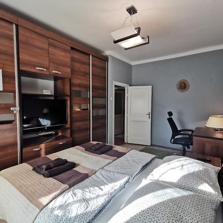 Smart Business Apartman Μίσκολτς Εξωτερικό φωτογραφία