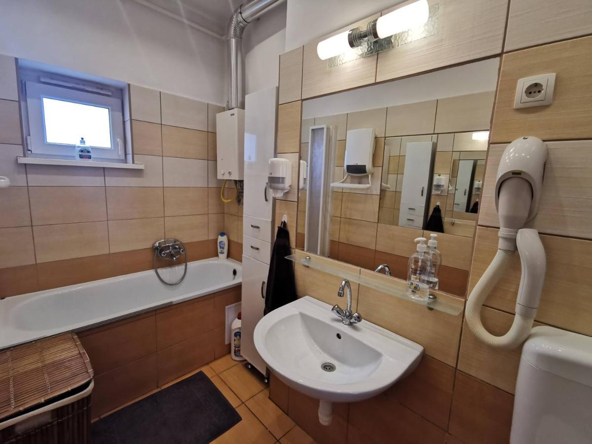 Smart Business Apartman Μίσκολτς Εξωτερικό φωτογραφία