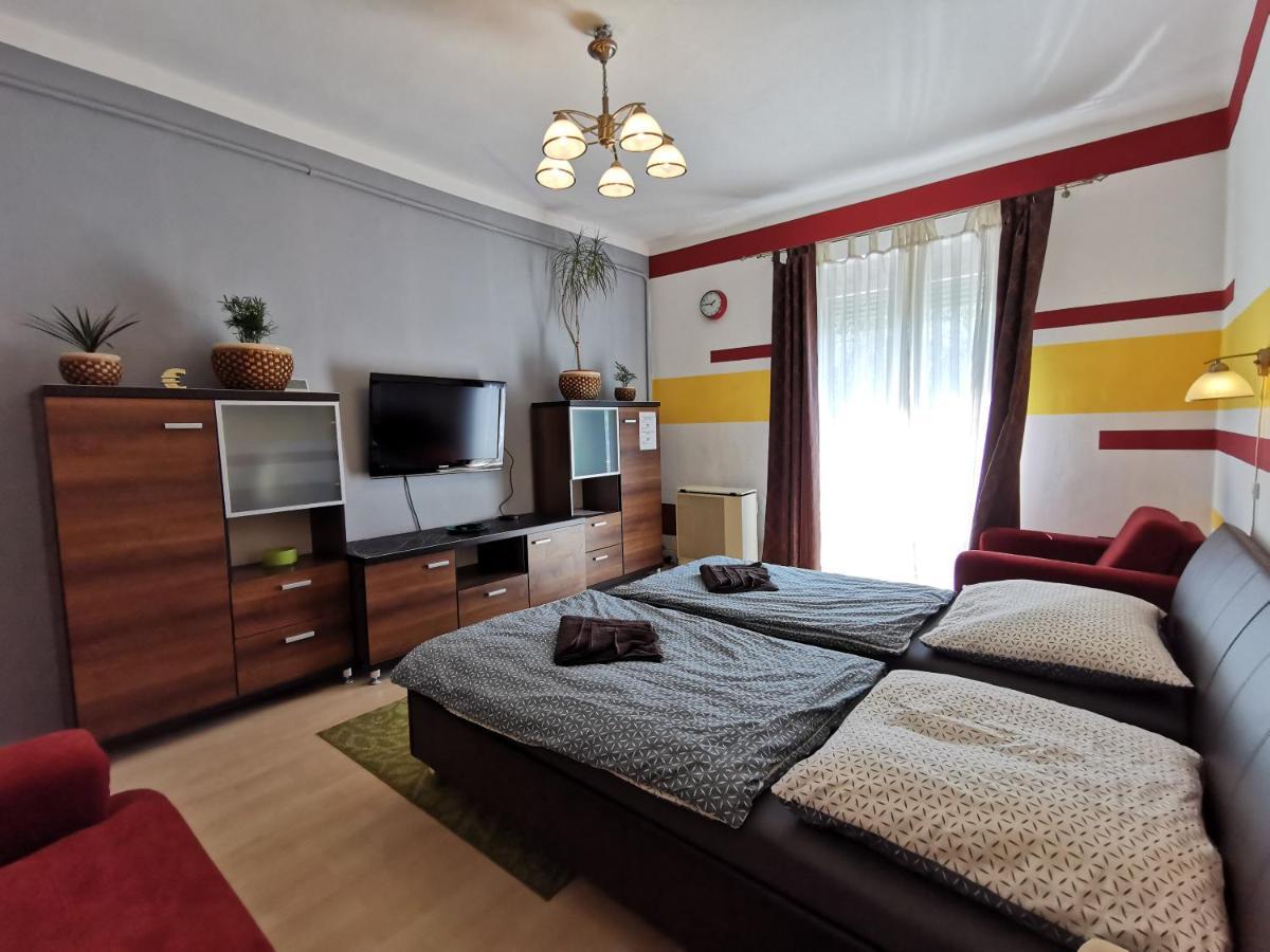 Smart Business Apartman Μίσκολτς Εξωτερικό φωτογραφία